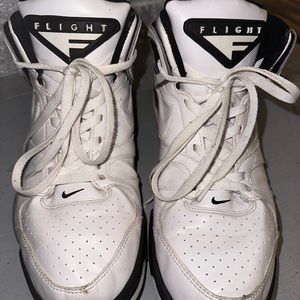 Nike Falcons Men’s Sneakers EUC Size 12 White 397-204 102